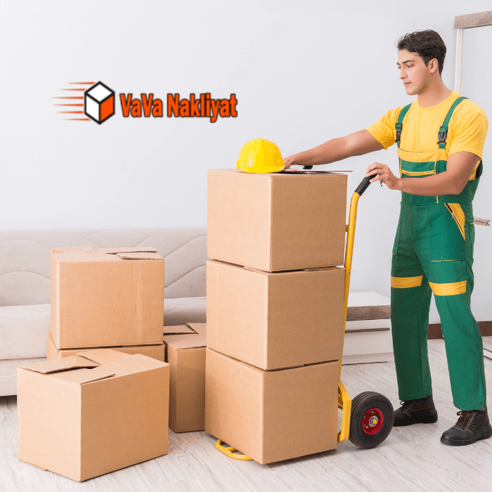 Taşınırken Evinizi Temizlerken Önce Eşyalarınızı Organize Edin : Kapak Görseli